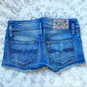 Diesel Women’s Shorts, Washed-out Blue Shorts, Style Mintha size 26,